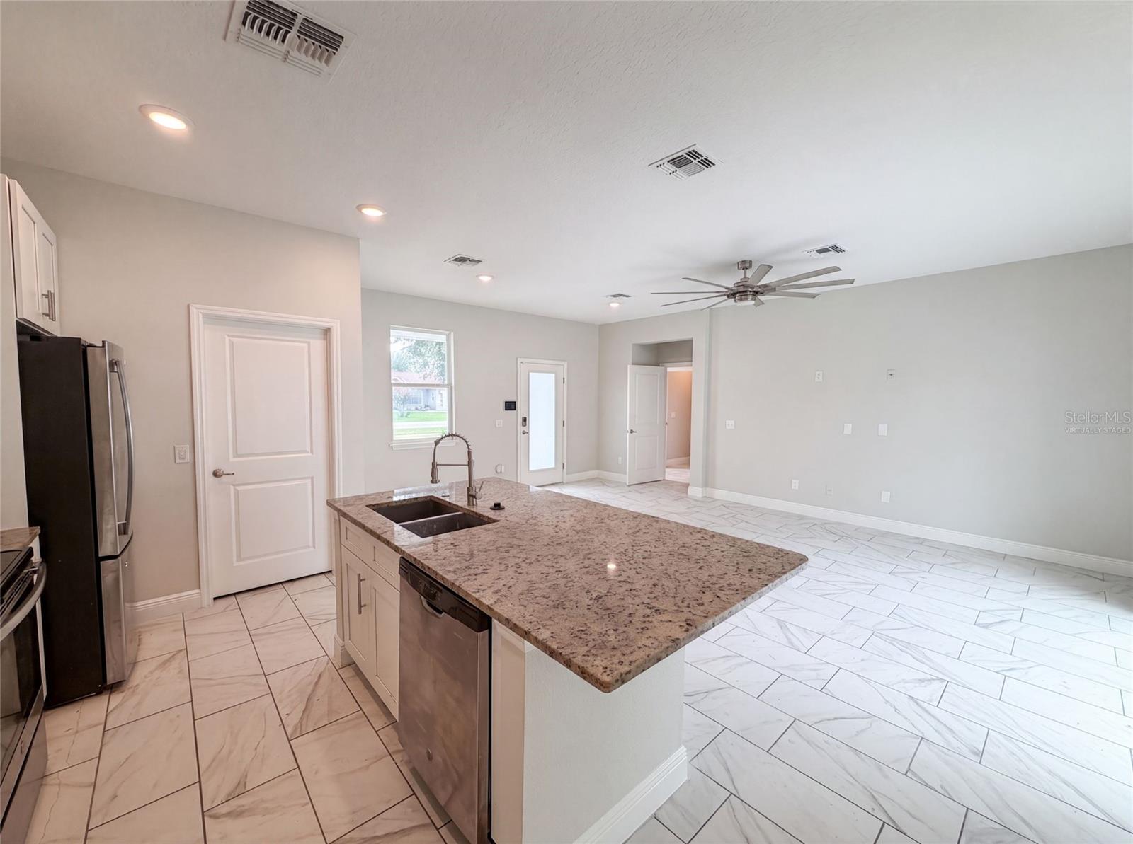 DELTONA LAKES UNIT 07 - Residential