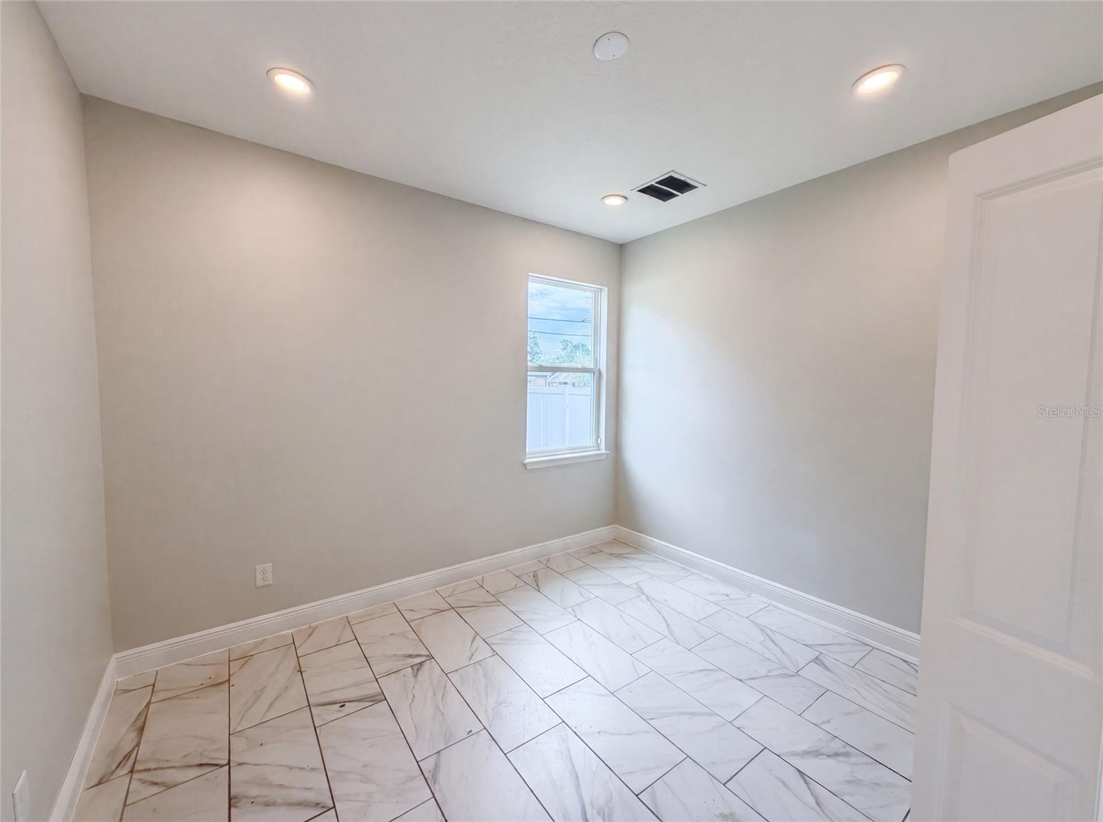 DELTONA LAKES UNIT 07 - Residential