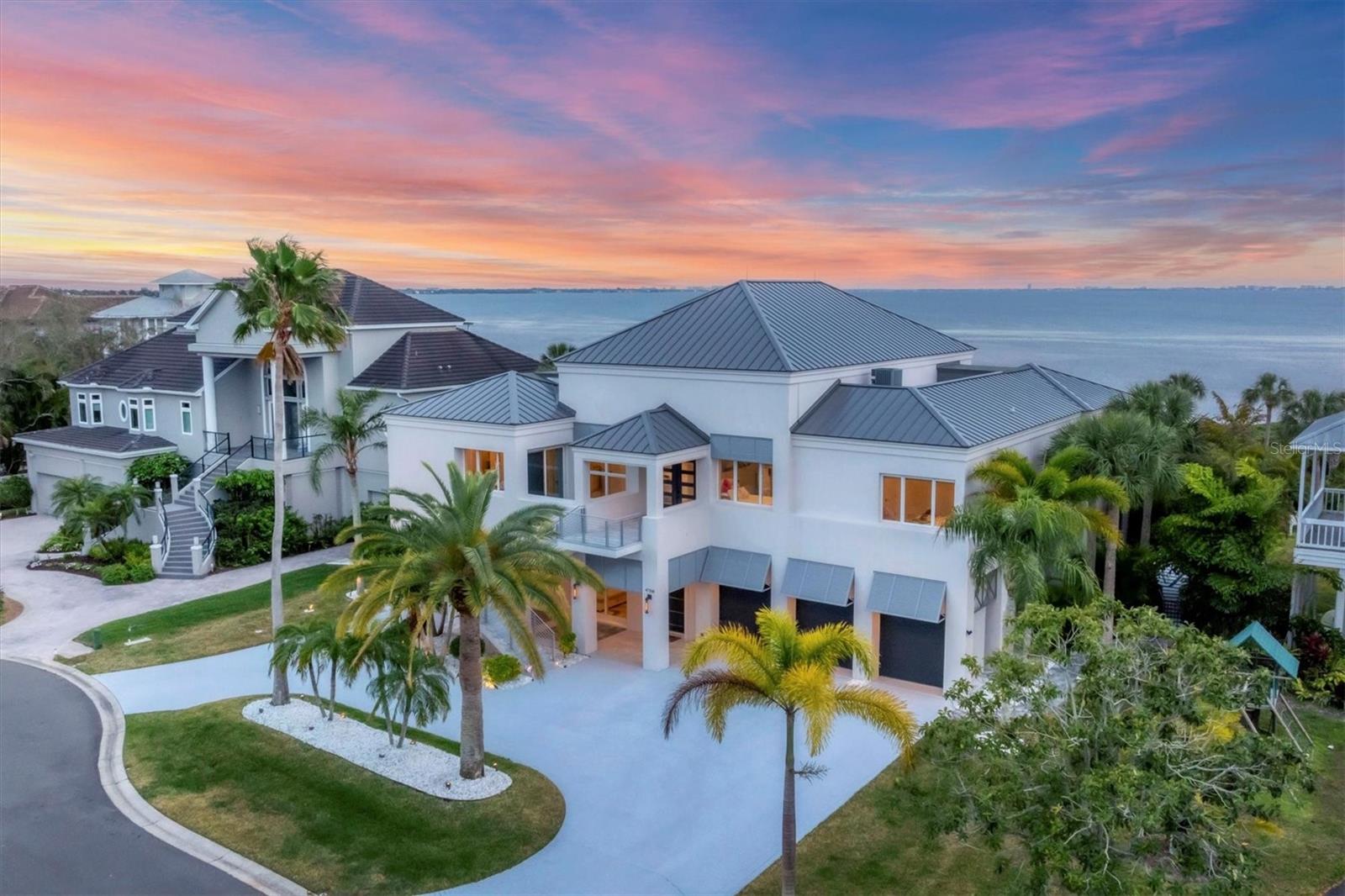 ESPLANADE ON THE BAY - Residential