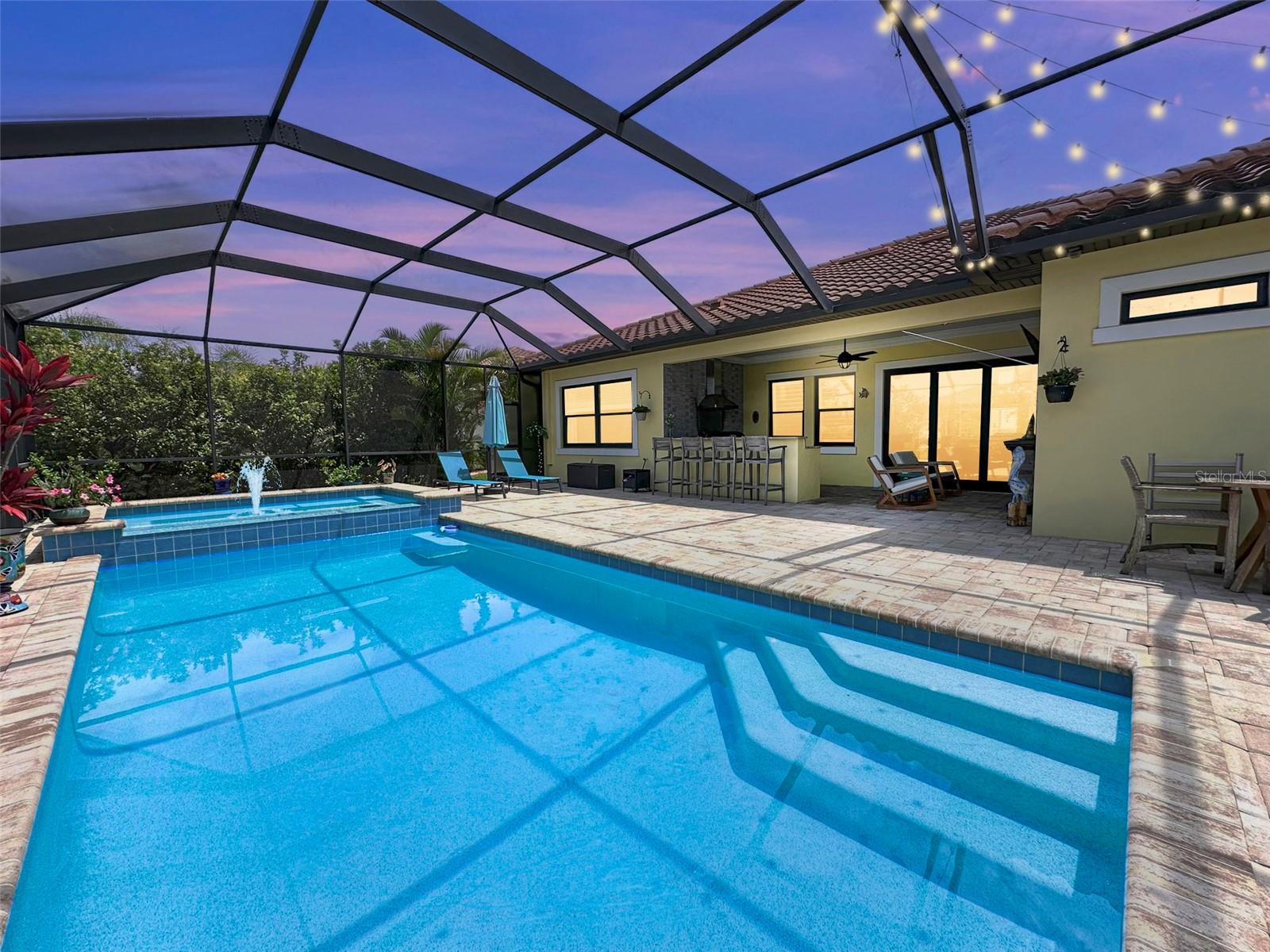 SANCTUARY COVE - Residential