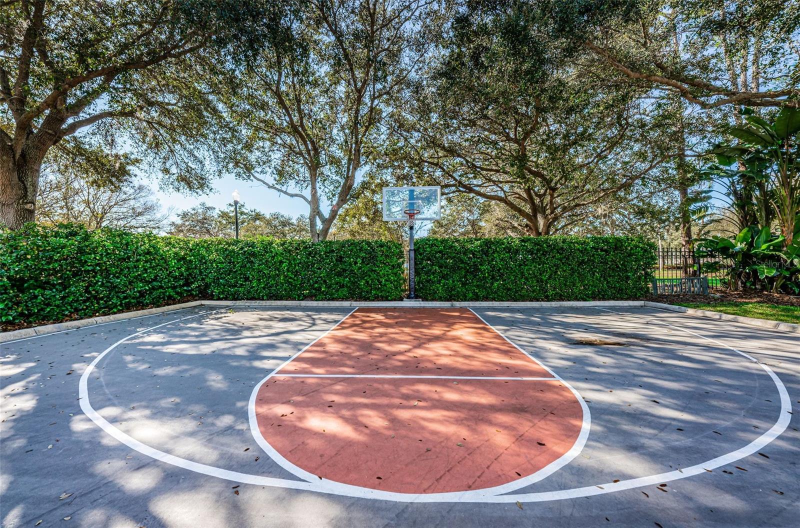 CHAMPIONS CLUB - Residential