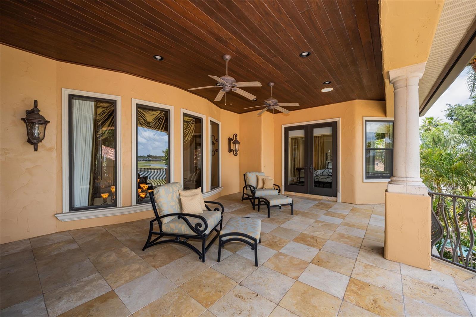 CHAMPIONS CLUB - Residential