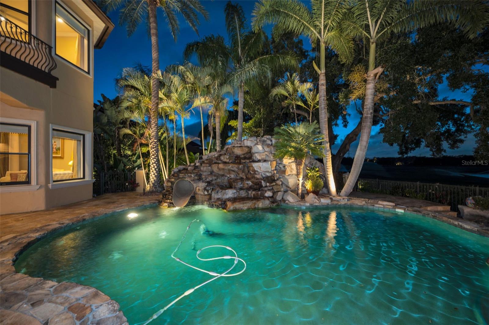 CHAMPIONS CLUB - Residential