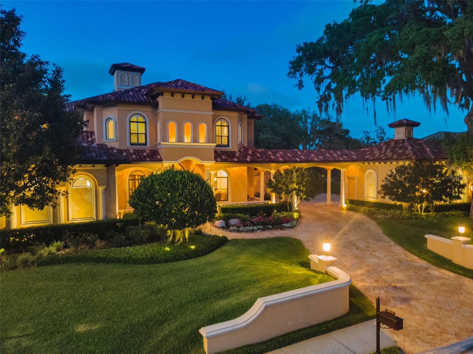 CHAMPIONS CLUB - Residential