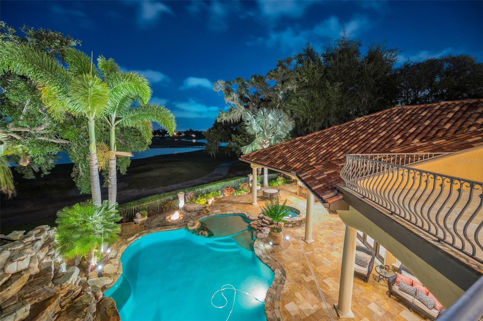 CHAMPIONS CLUB - Residential