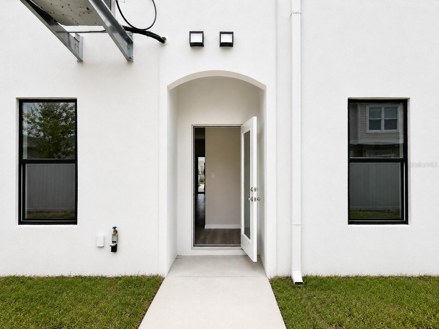 GARDENS/DIANA NORTH BLDG 2 - Residential