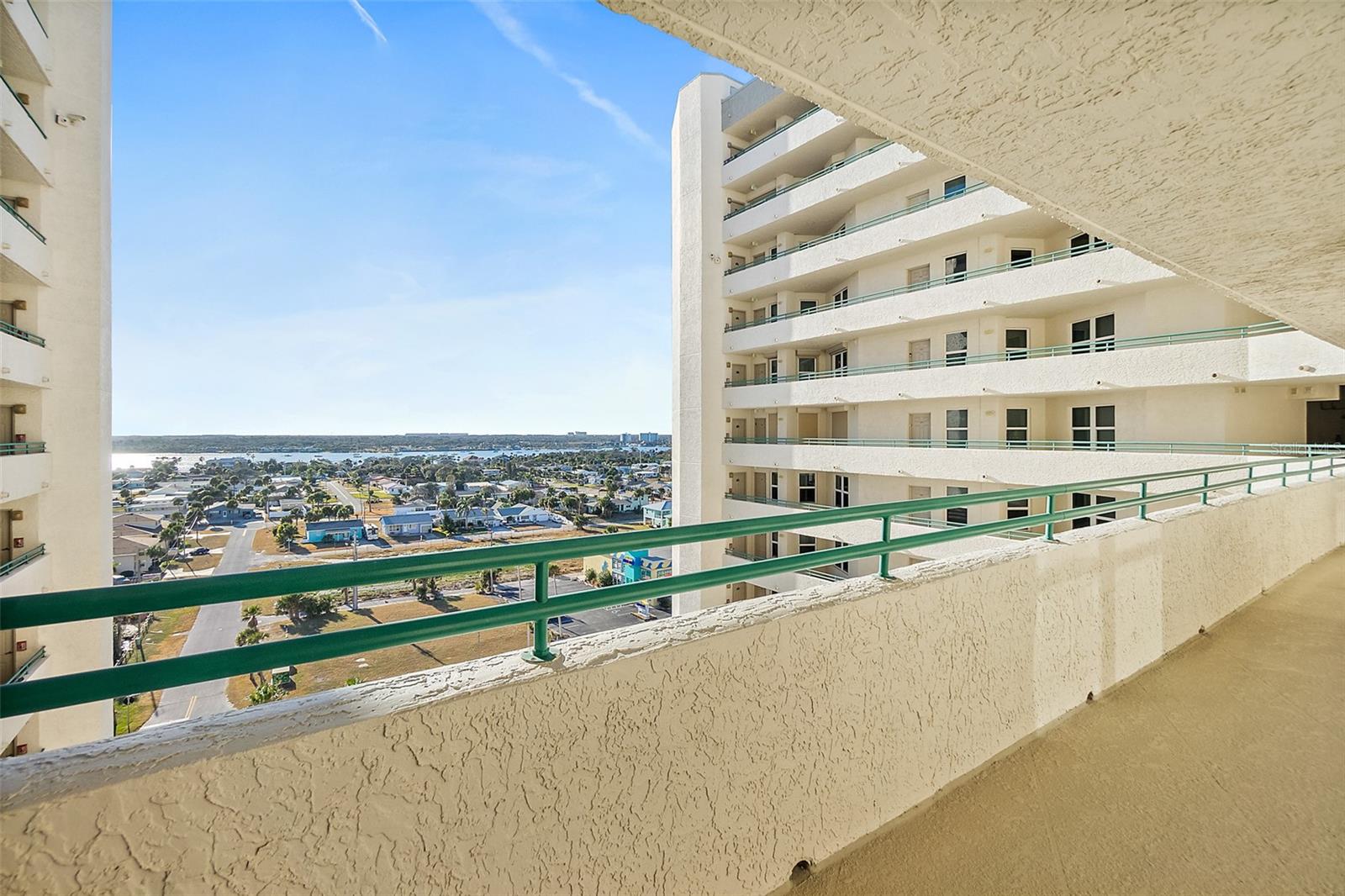 TOWERS GRANDE CONDO - Residential