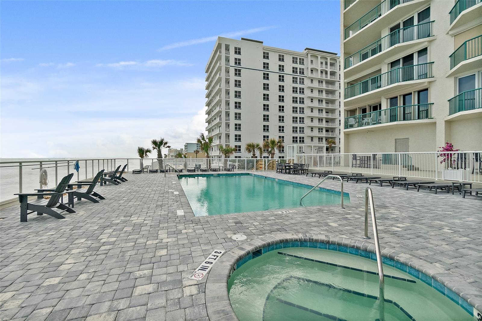 TOWERS GRANDE CONDO - Residential