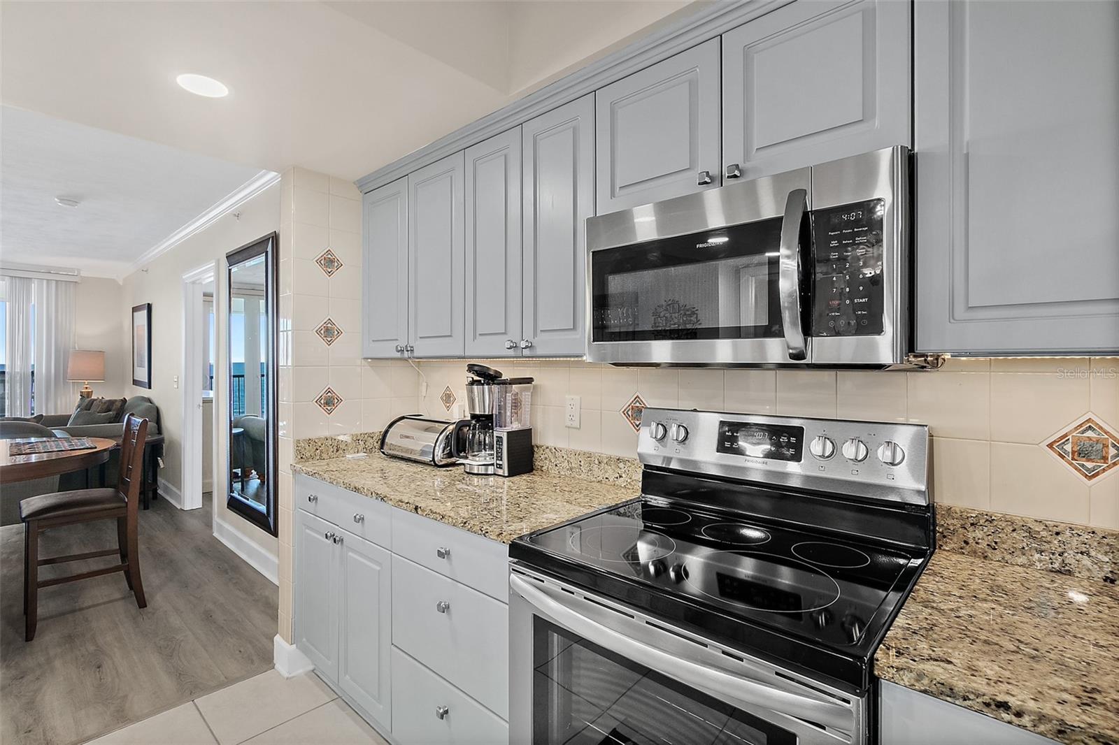 TOWERS GRANDE CONDO - Residential
