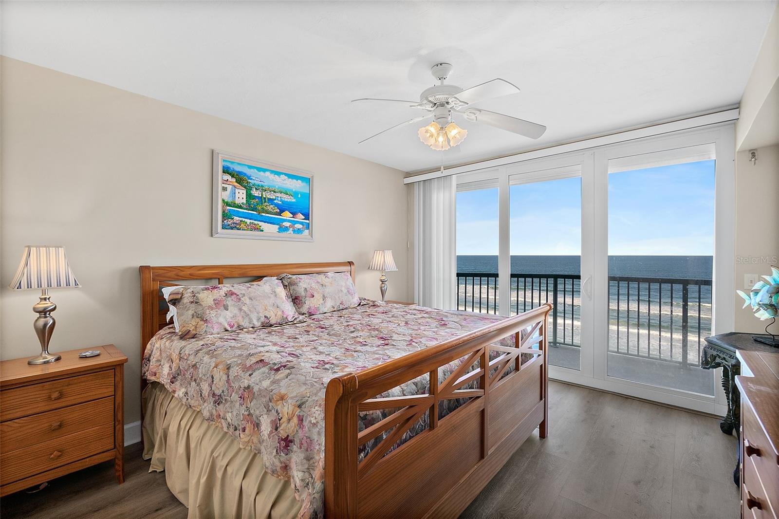 TOWERS GRANDE CONDO - Residential