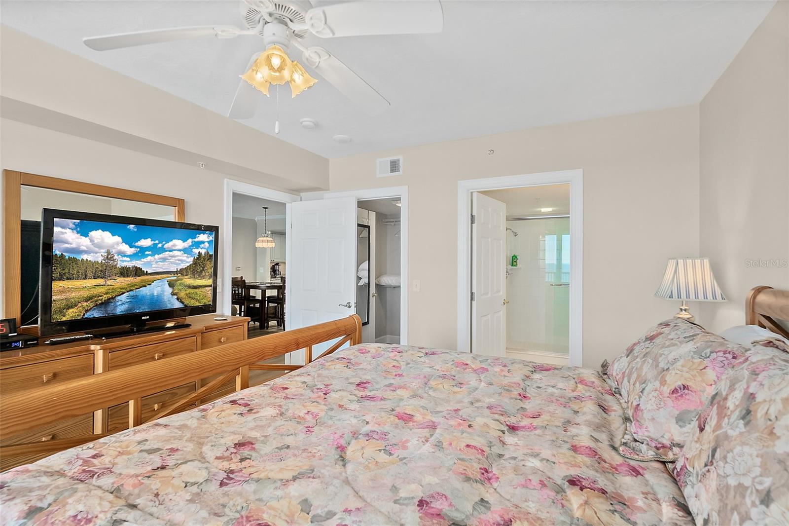 TOWERS GRANDE CONDO - Residential