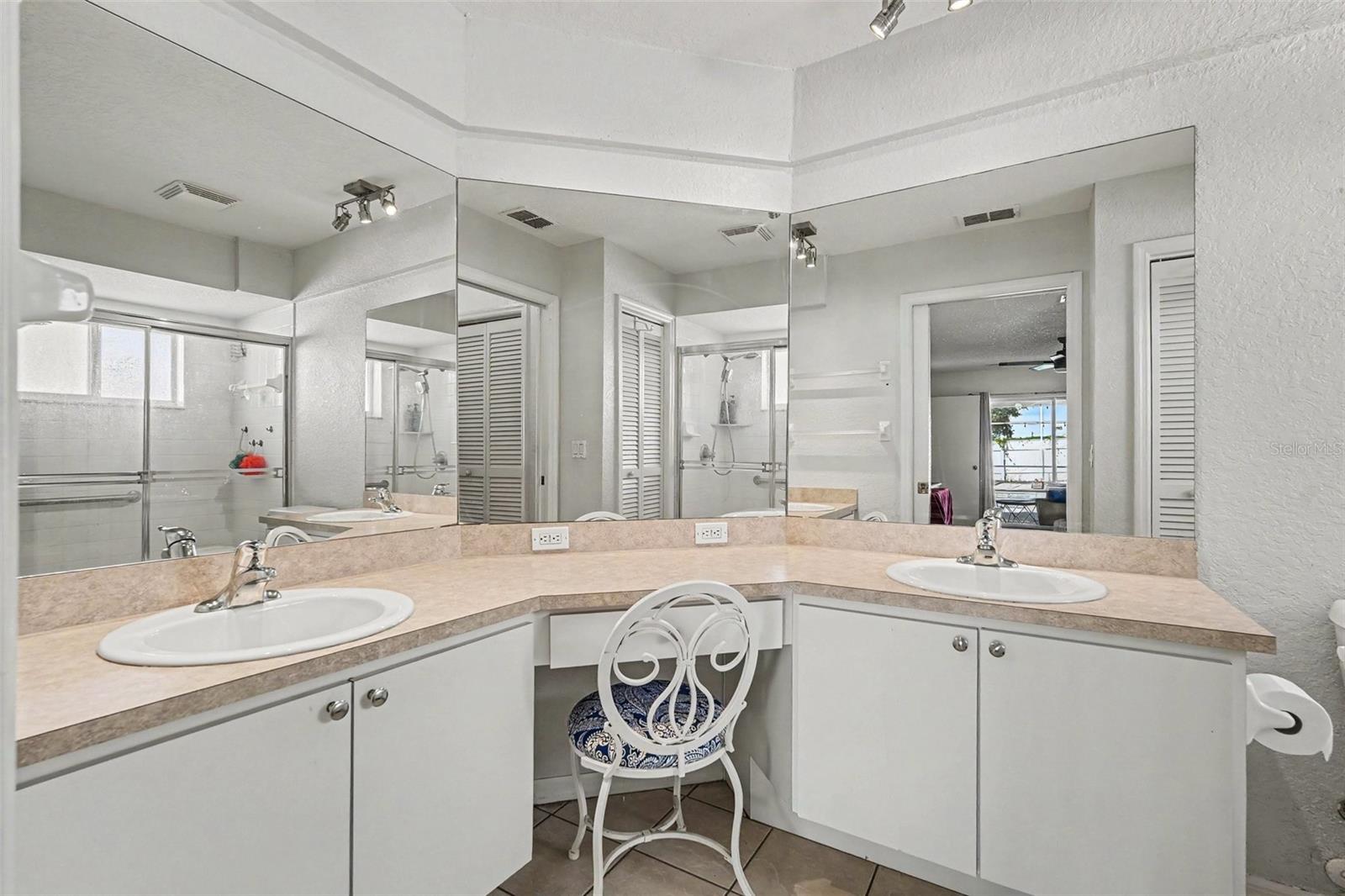SPRING HILL UNIT 16 - Residential