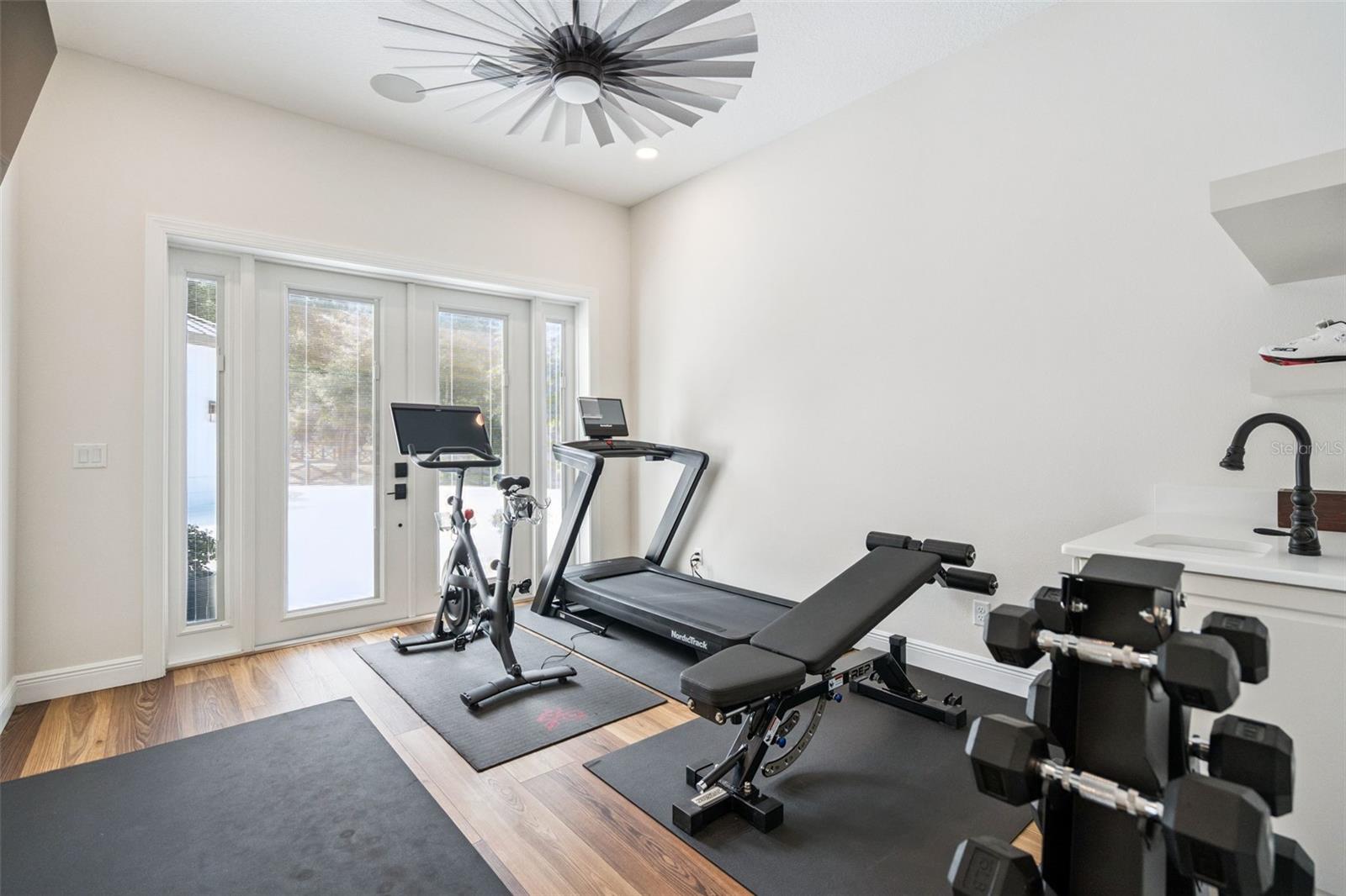 WOLFHEAD RDG - Residential