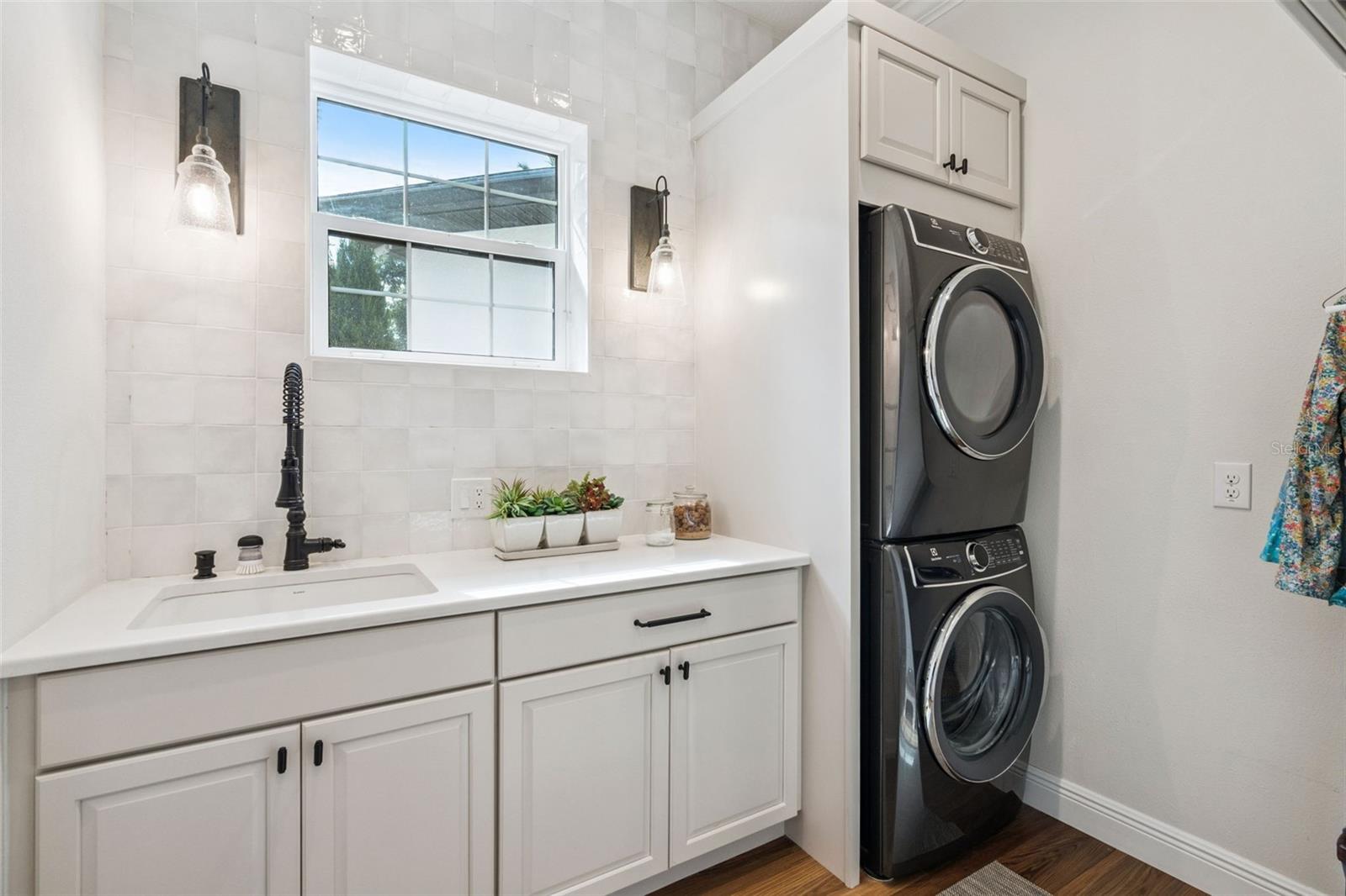 WOLFHEAD RDG - Residential