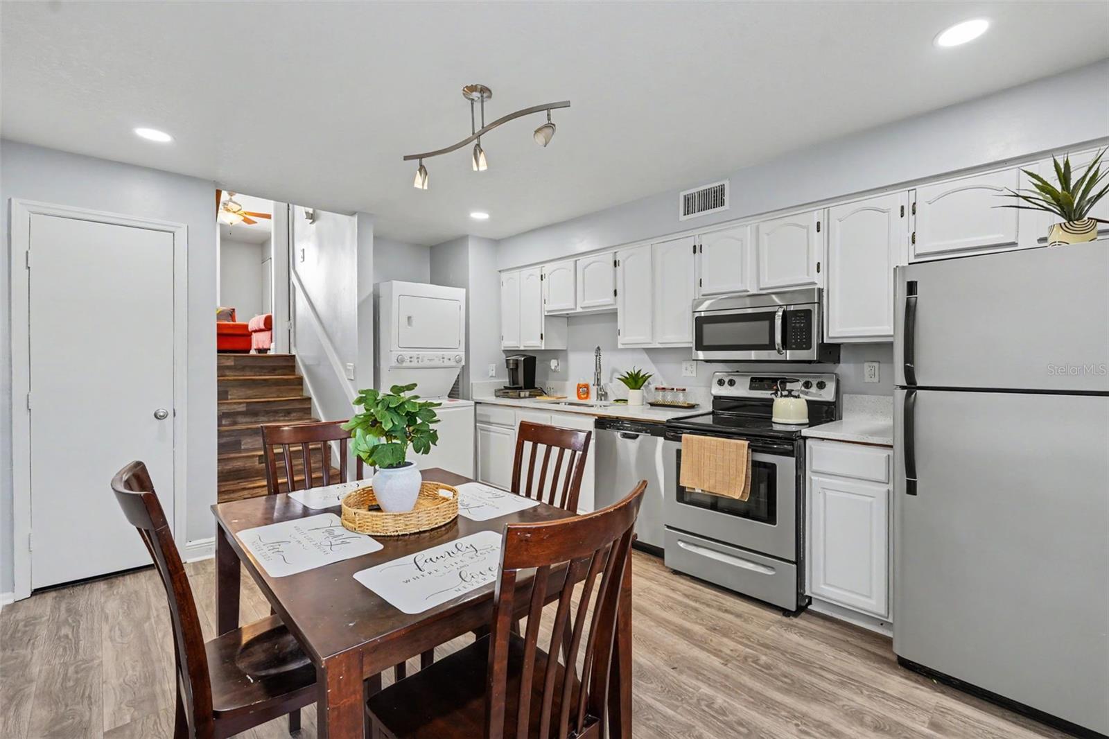TAMPA VILLAS SOUTH UNIT 1 - Residential