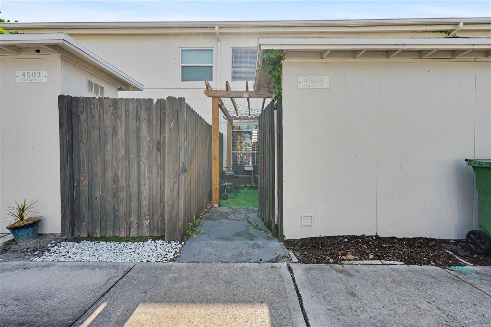 TAMPA VILLAS SOUTH UNIT 1 - Residential