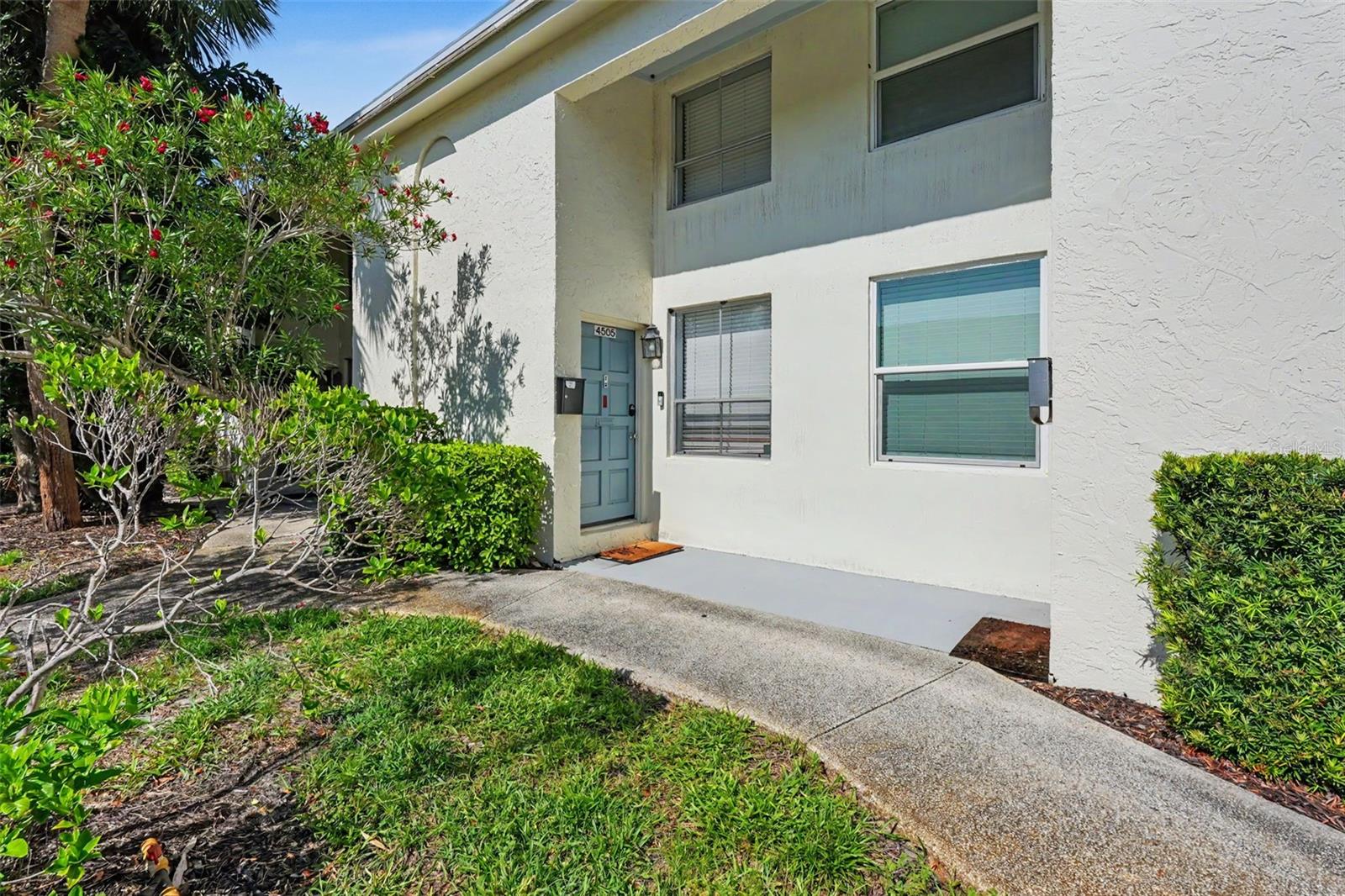 TAMPA VILLAS SOUTH UNIT 1 - Residential