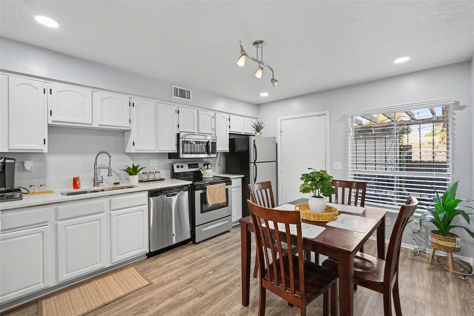 TAMPA VILLAS SOUTH UNIT 1 - Residential