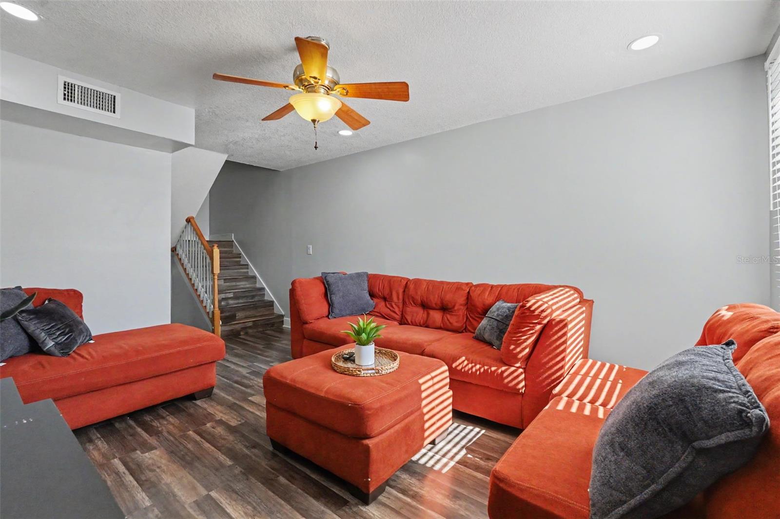 TAMPA VILLAS SOUTH UNIT 1 - Residential