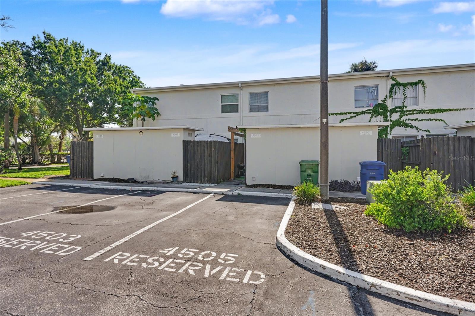 TAMPA VILLAS SOUTH UNIT 1 - Residential