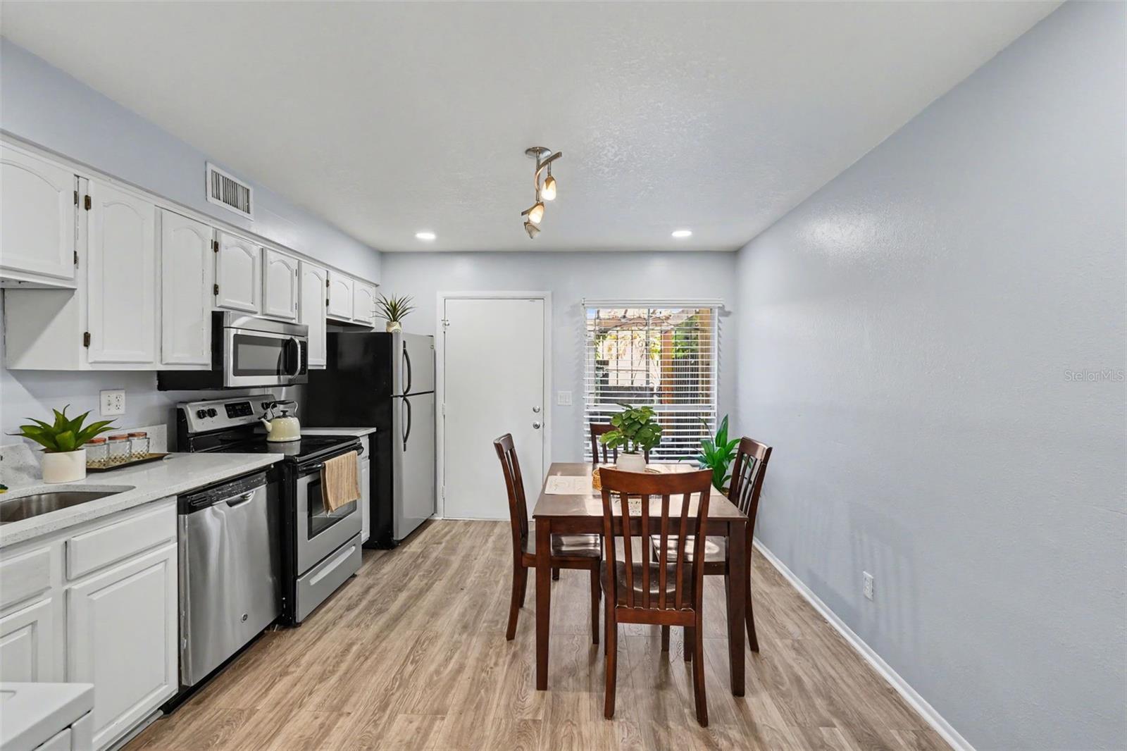 TAMPA VILLAS SOUTH UNIT 1 - Residential