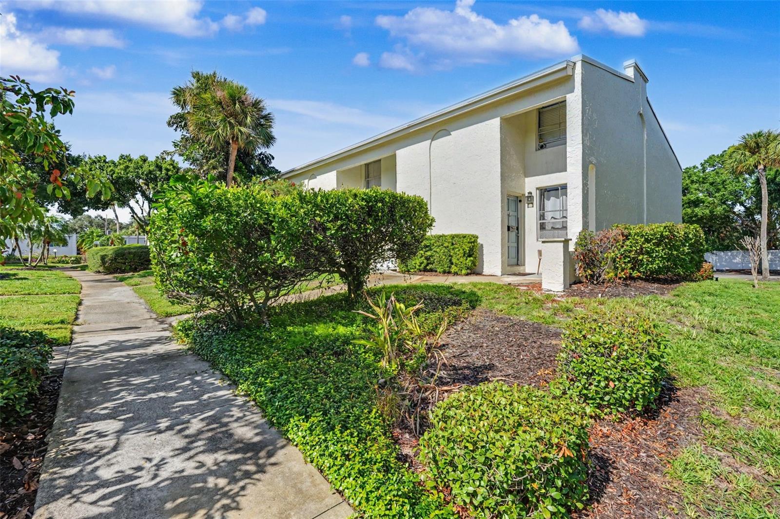 TAMPA VILLAS SOUTH UNIT 1 - Residential