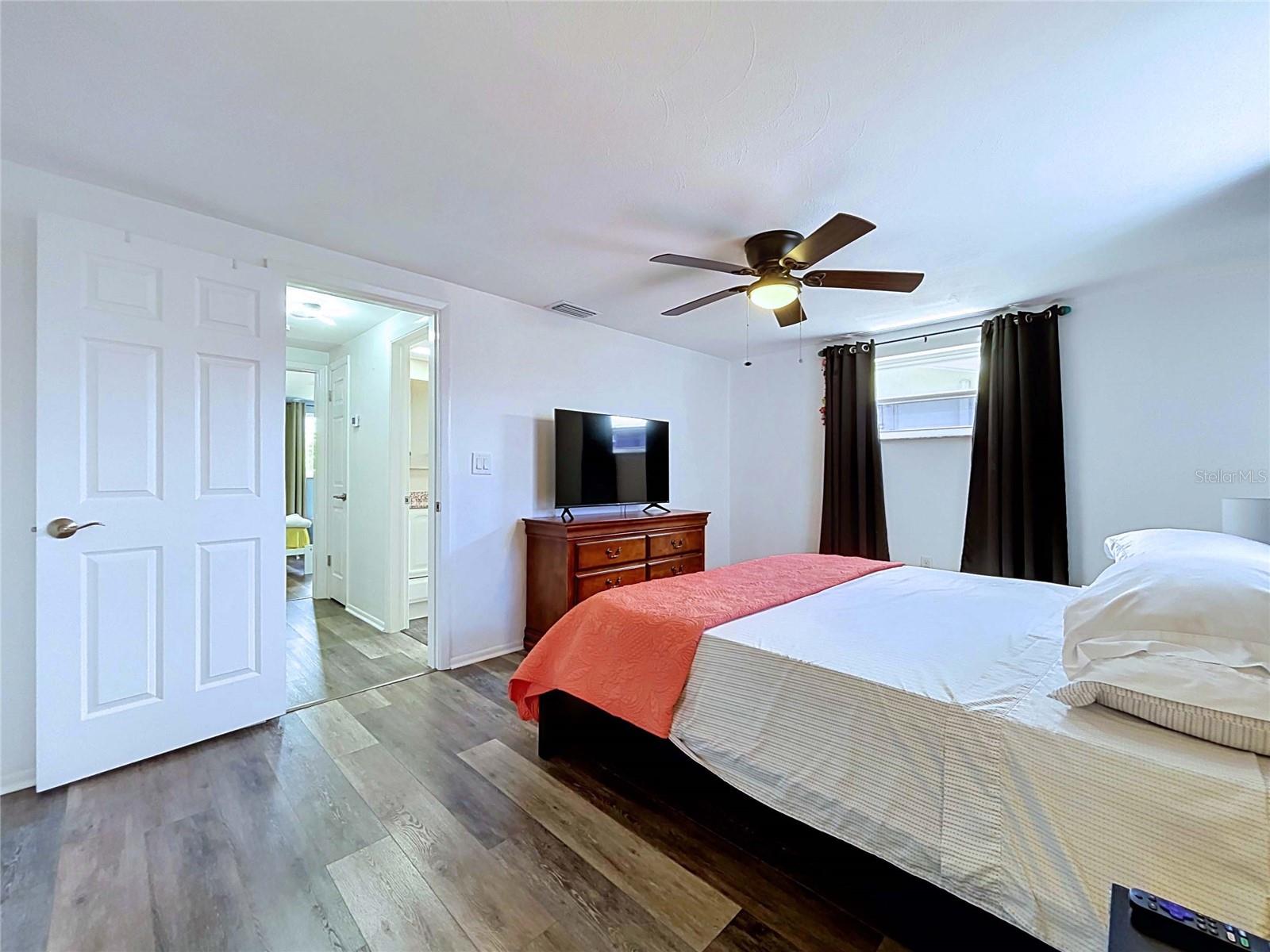 COLONIAL HILLS - Residential