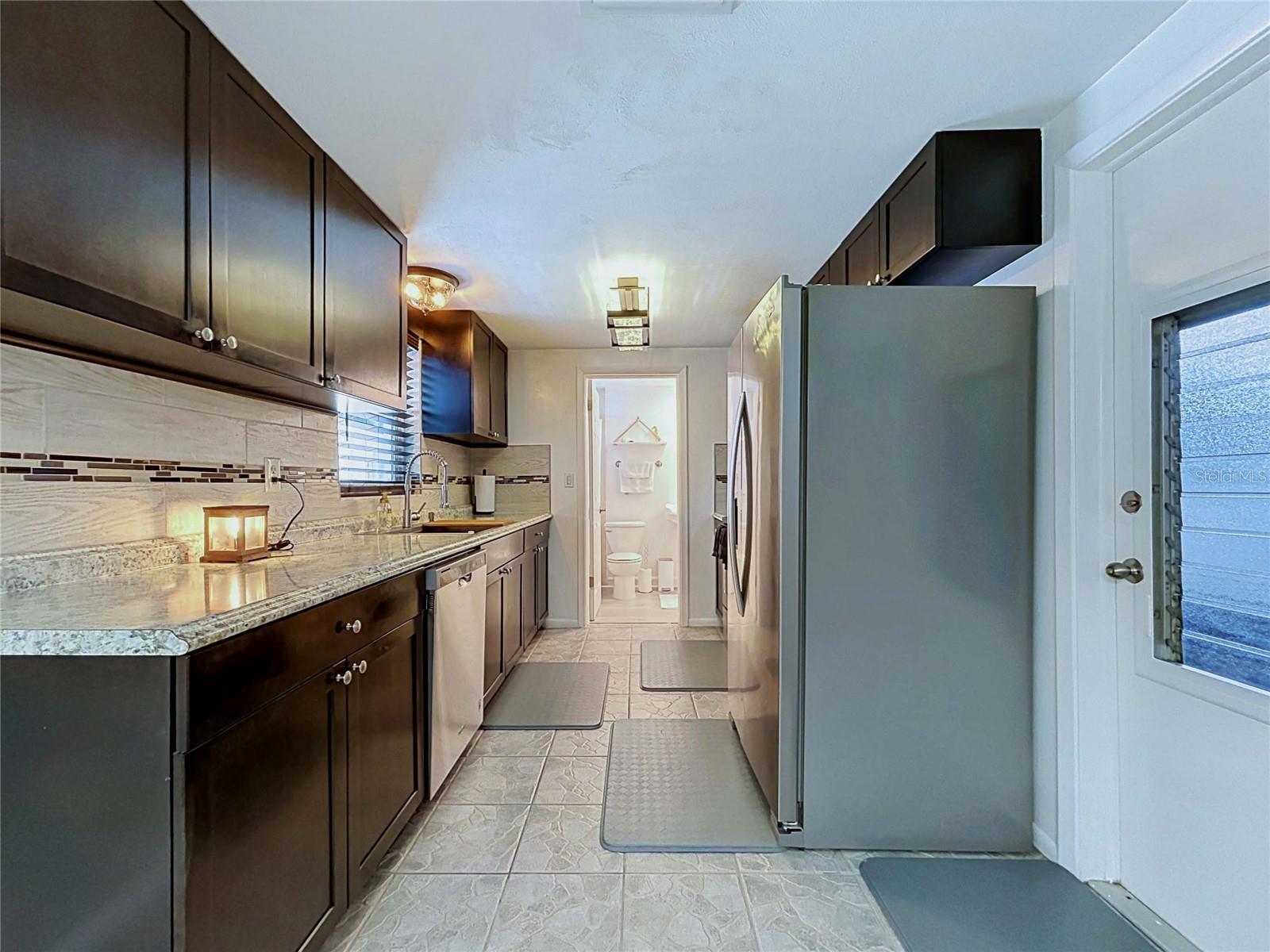 COLONIAL HILLS - Residential