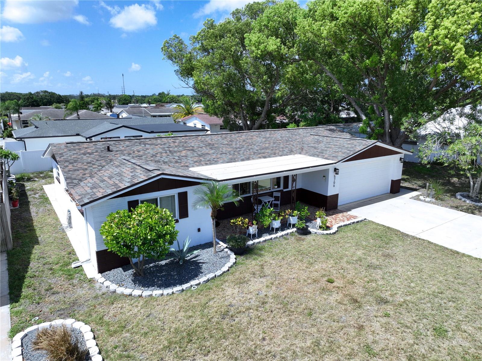 COLONIAL HILLS - Residential
