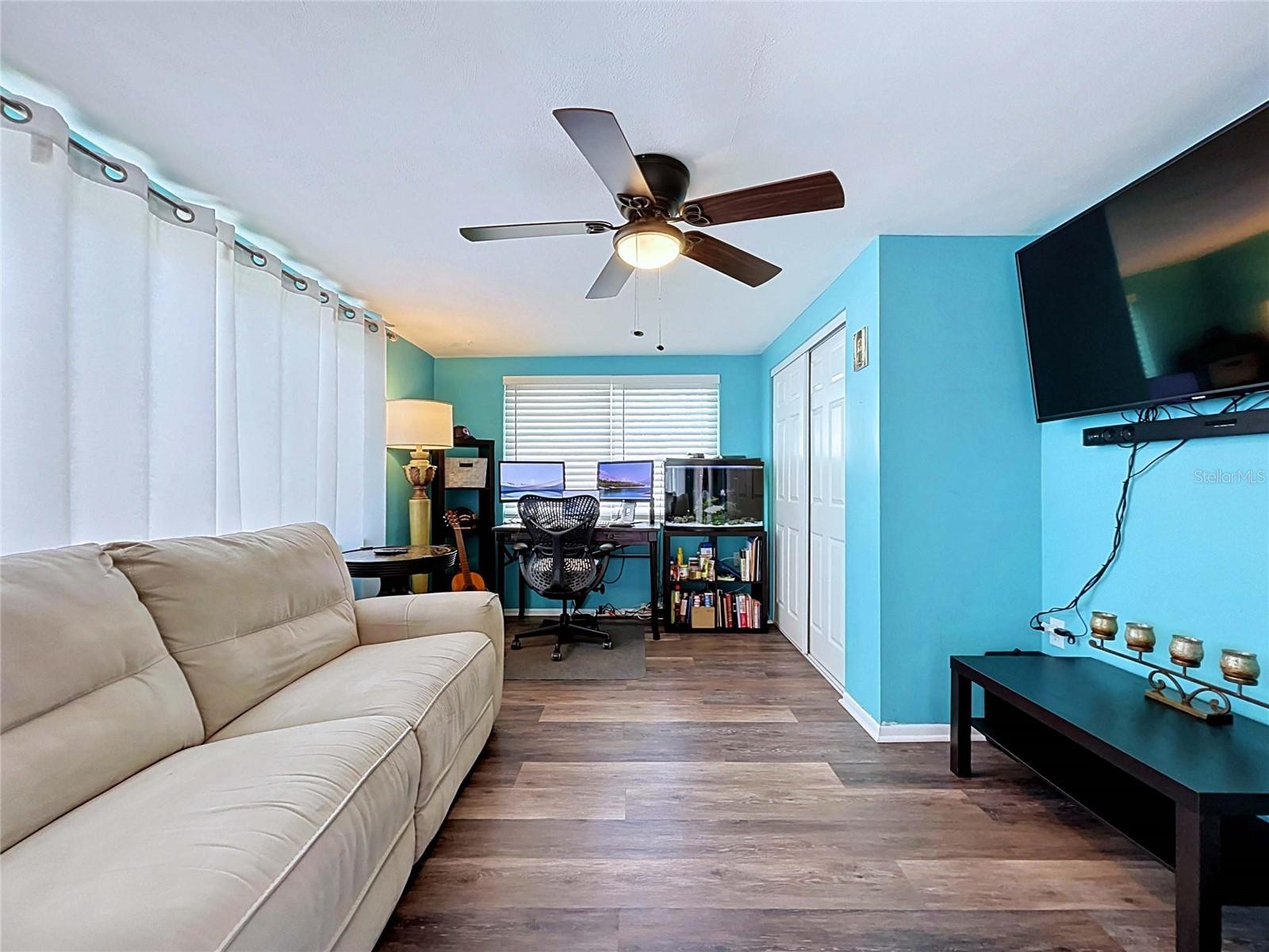 COLONIAL HILLS - Residential