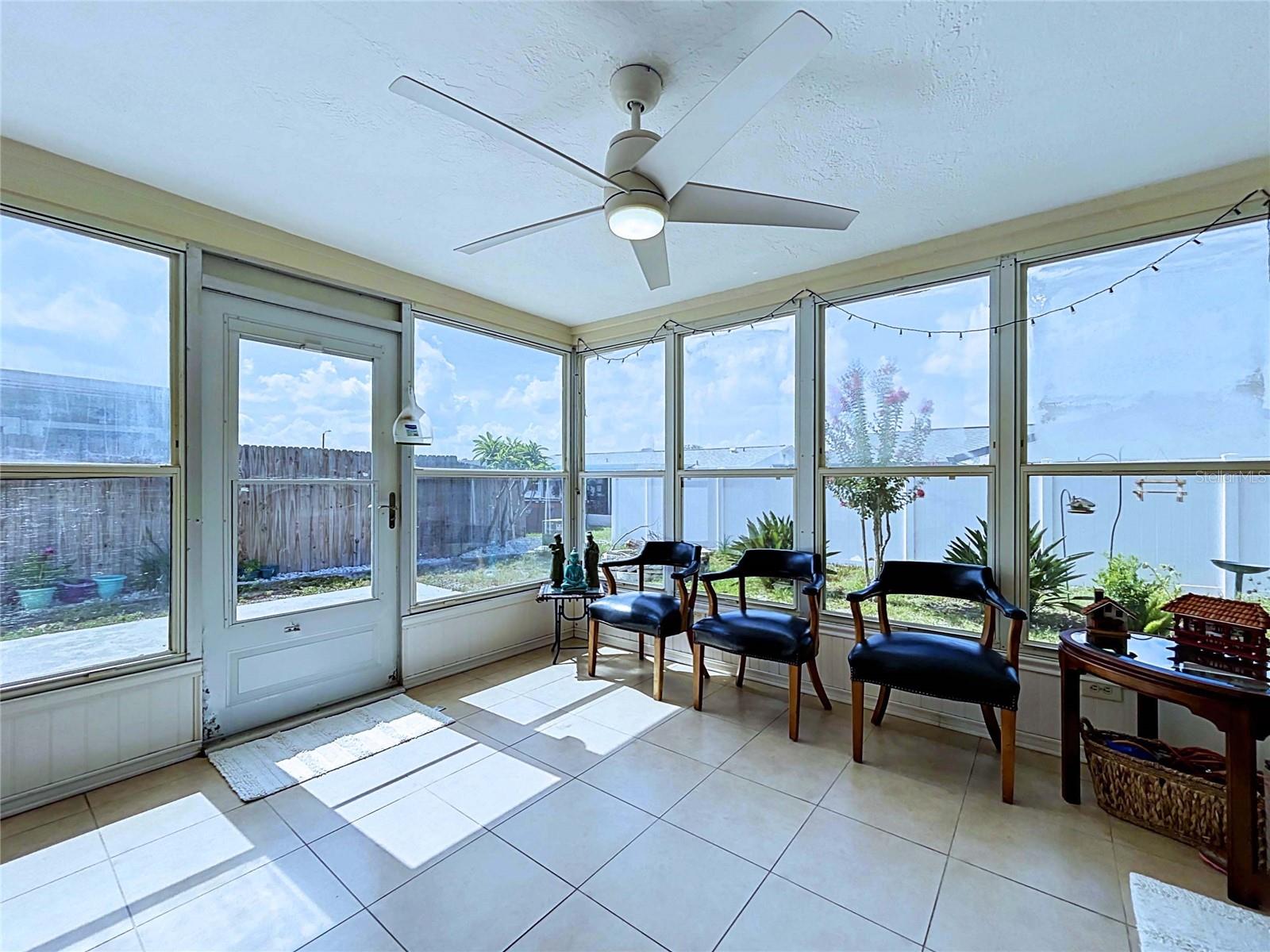 COLONIAL HILLS - Residential