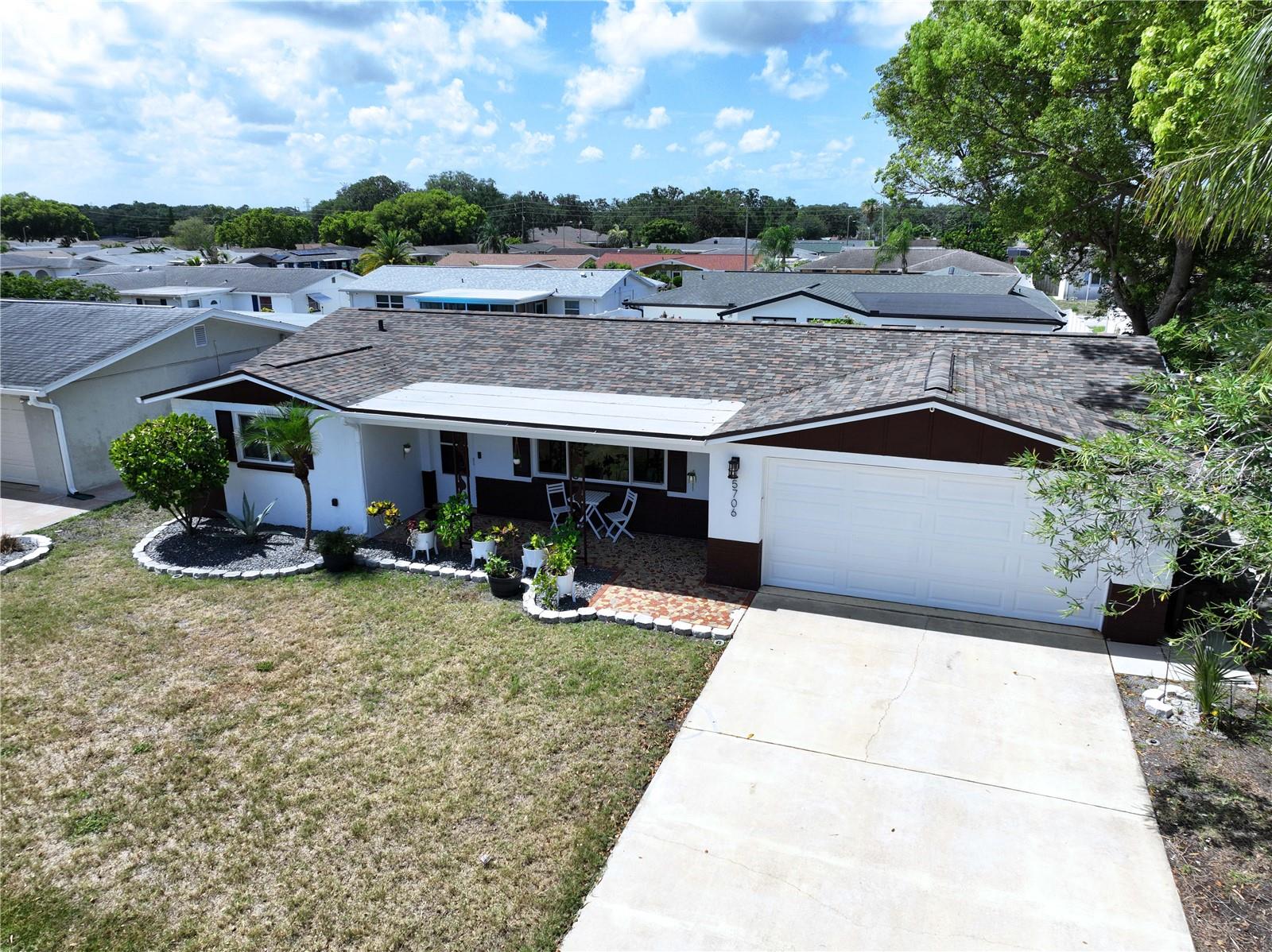COLONIAL HILLS - Residential