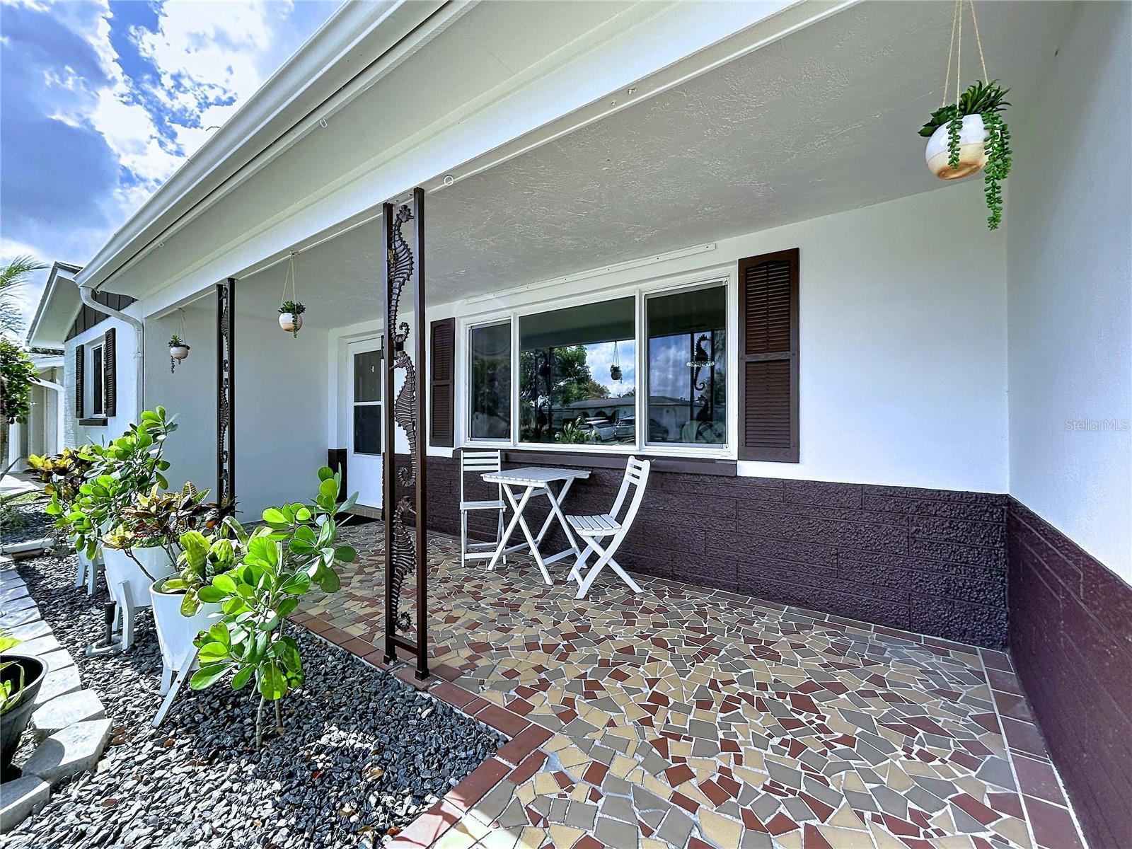 COLONIAL HILLS - Residential