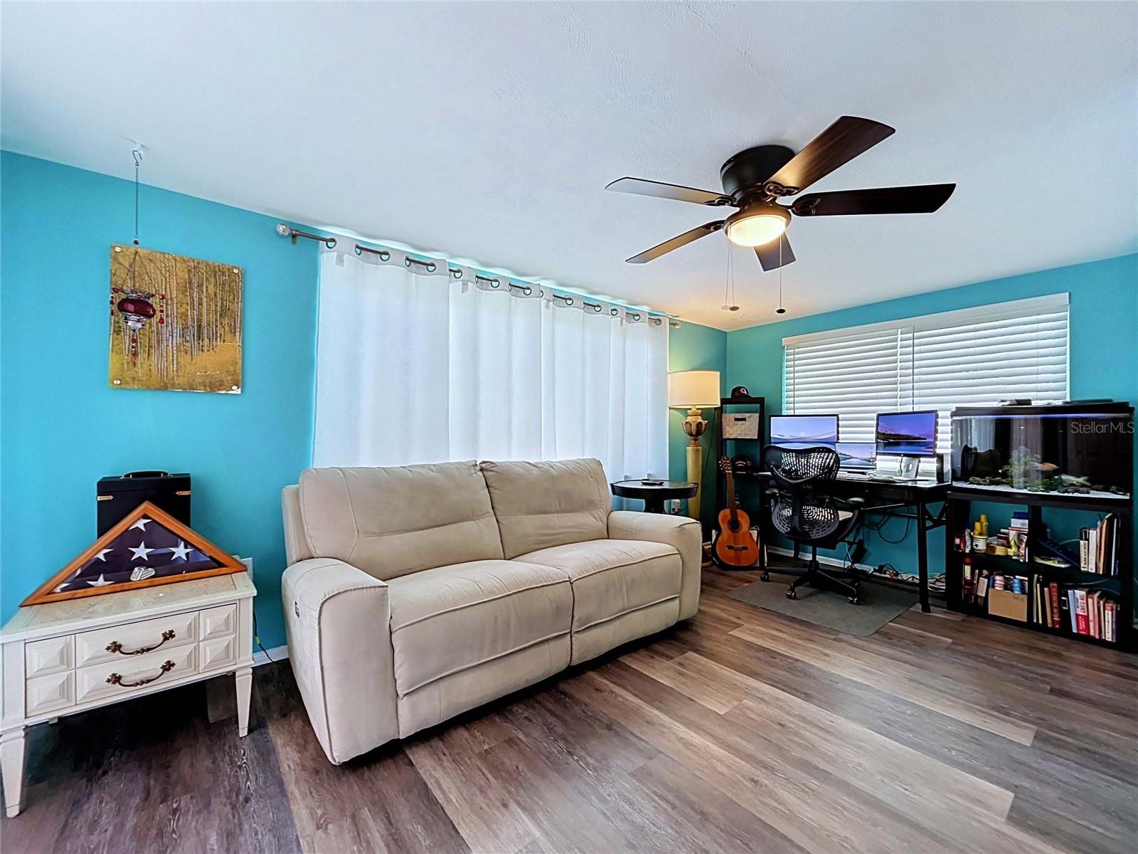 COLONIAL HILLS - Residential