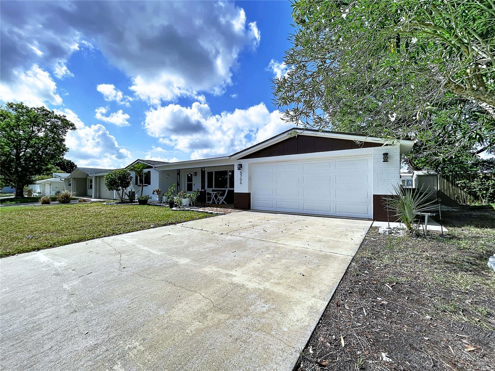 COLONIAL HILLS - Residential