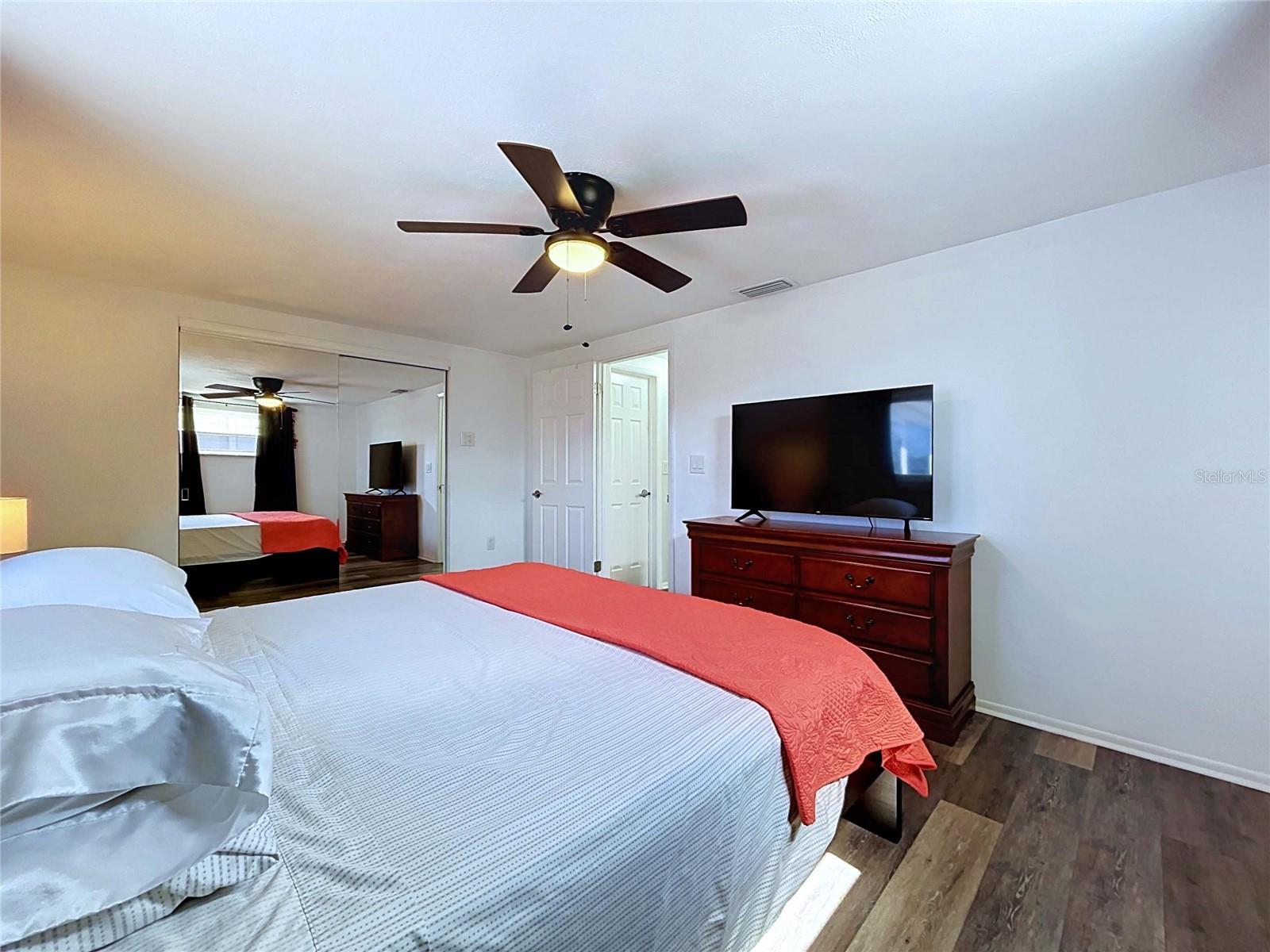 COLONIAL HILLS - Residential