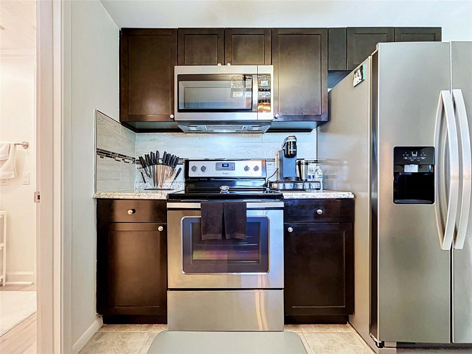 COLONIAL HILLS - Residential
