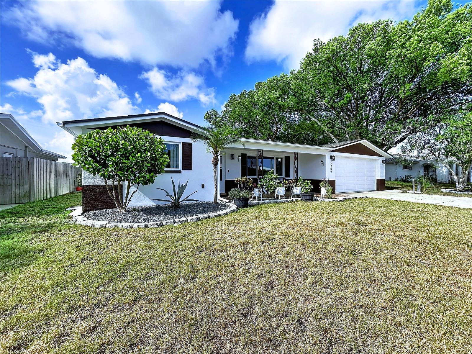 COLONIAL HILLS - Residential