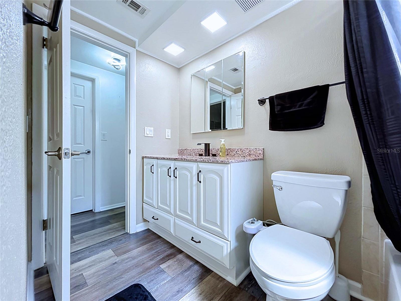 COLONIAL HILLS - Residential