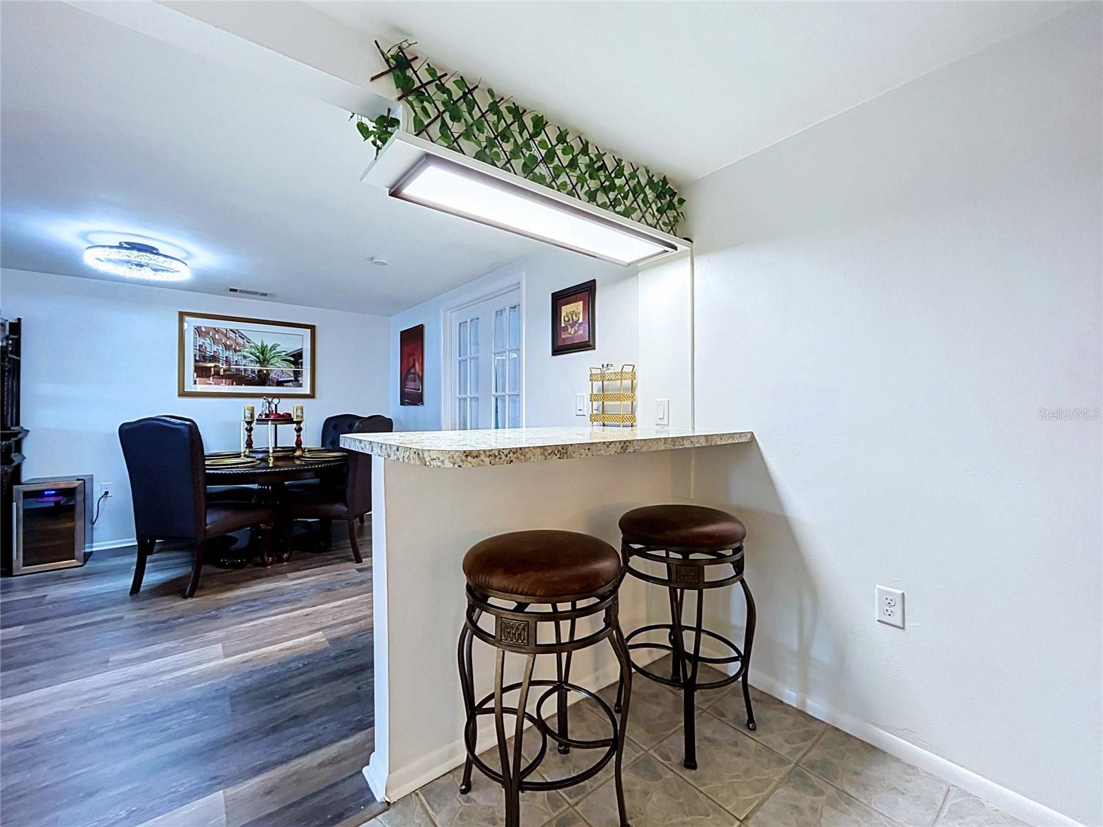 COLONIAL HILLS - Residential