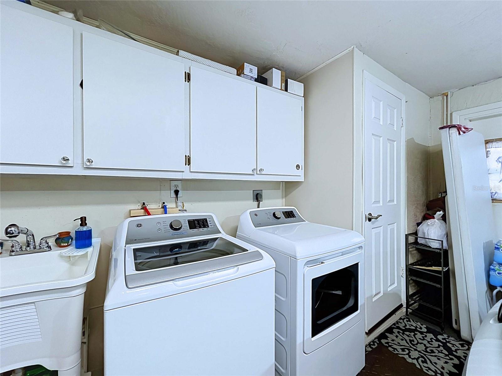 COLONIAL HILLS - Residential