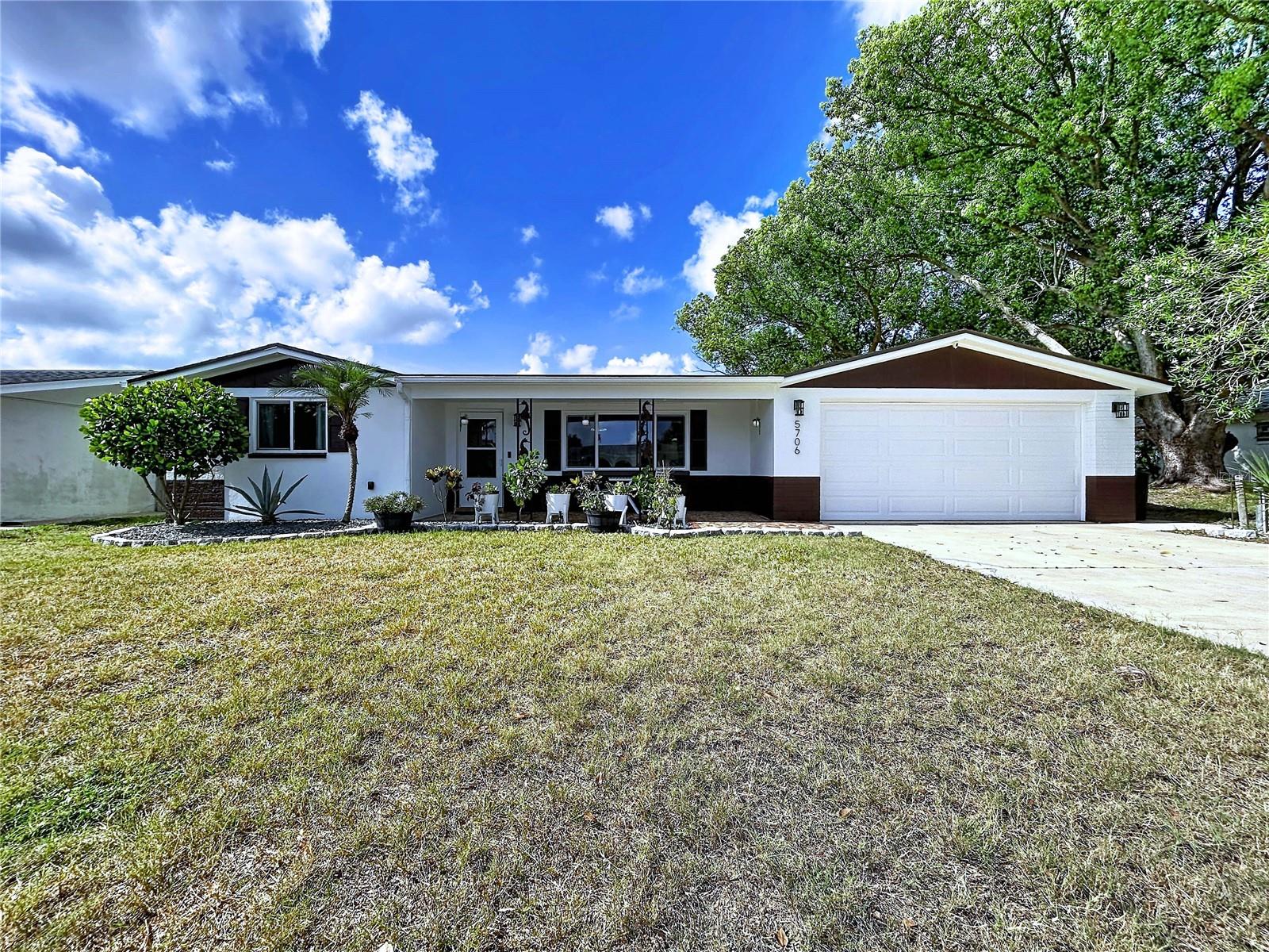 COLONIAL HILLS - Residential