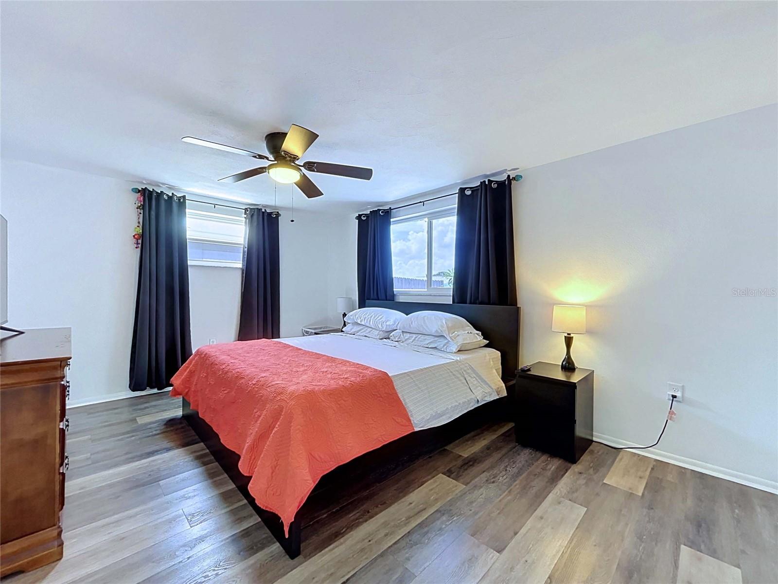 COLONIAL HILLS - Residential