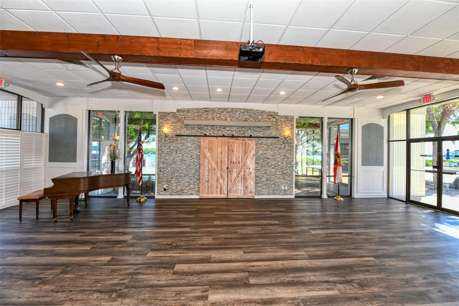 LONGBOAT HARBOUR - Residential