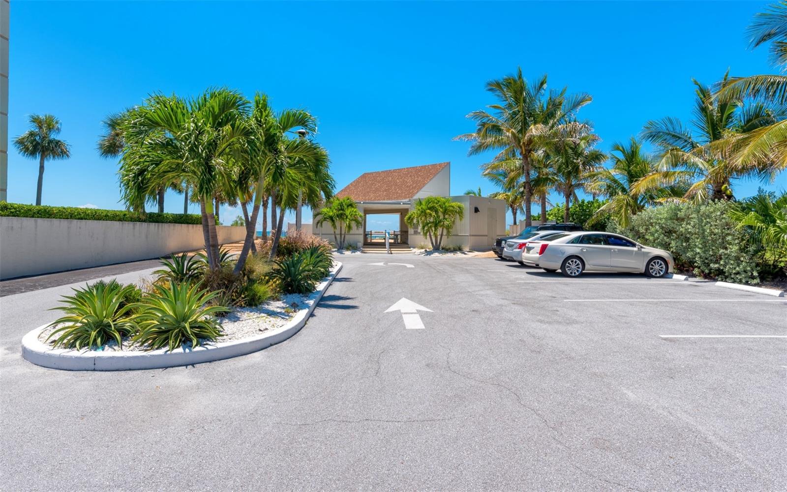LONGBOAT HARBOUR - Residential