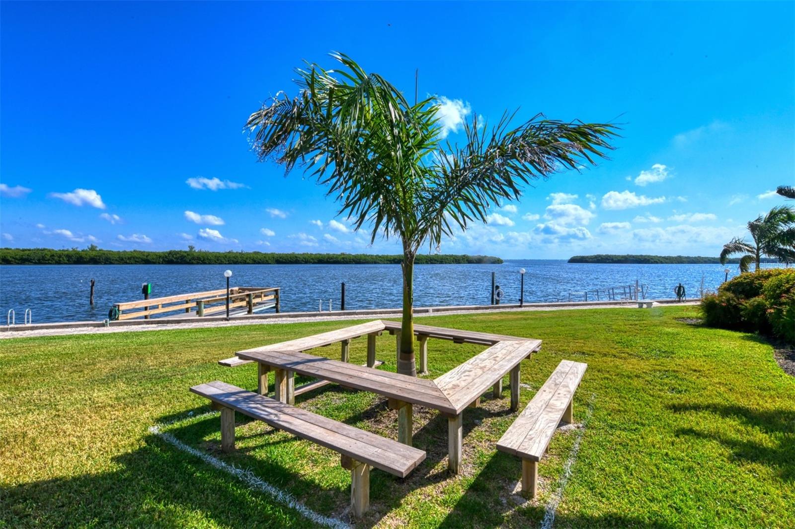 LONGBOAT HARBOUR - Residential