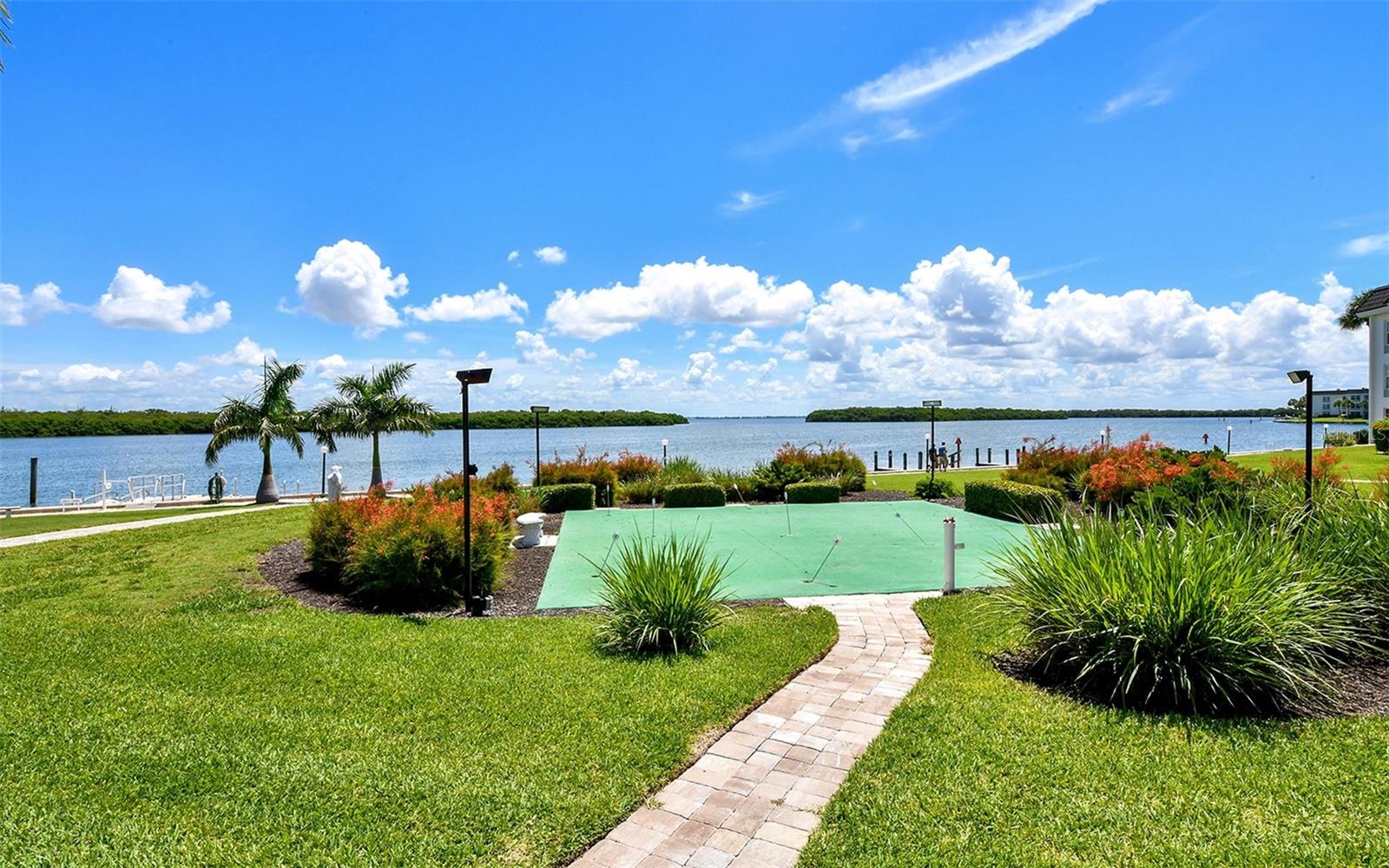 LONGBOAT HARBOUR - Residential