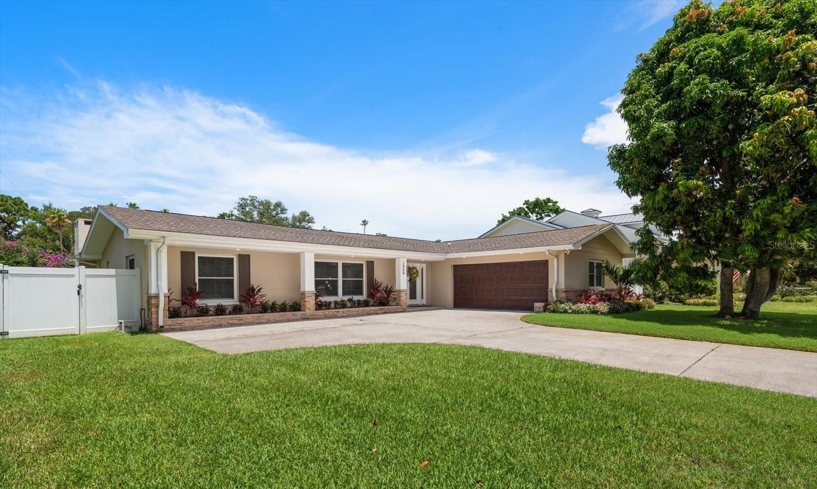 BELLEAIR ESTATES - Residential
