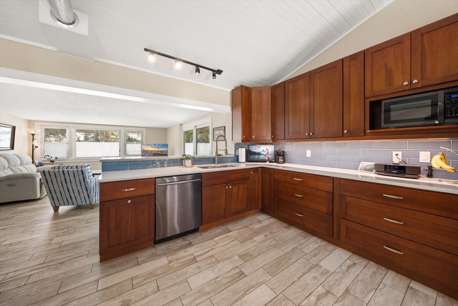 BELLEAIR ESTATES - Residential