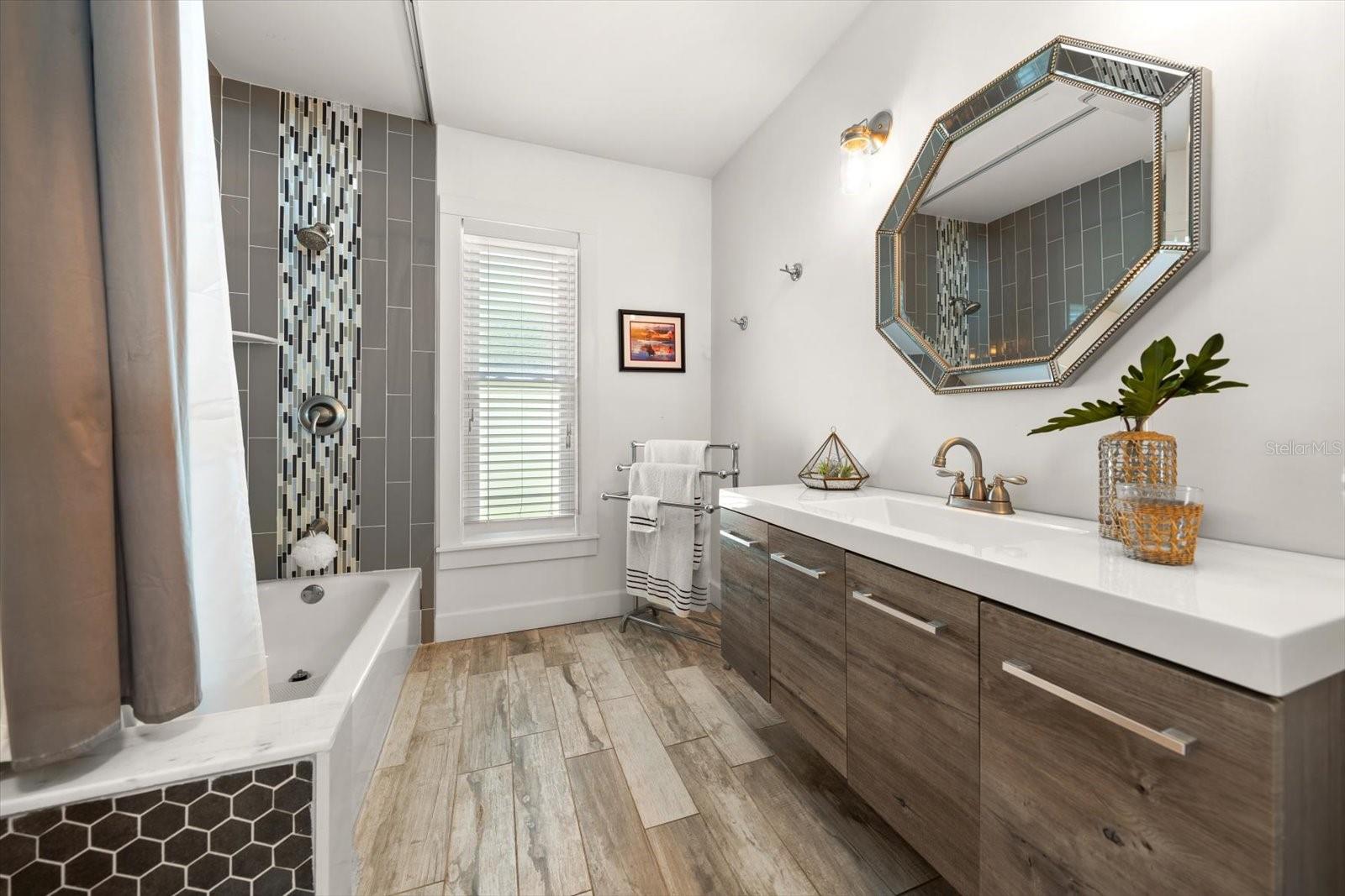 BELLEAIR ESTATES - Residential